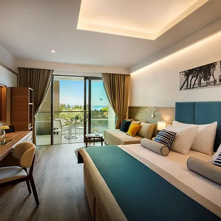 Semesteranläggning (resort) Marea Suites, Valamar Collection 5*