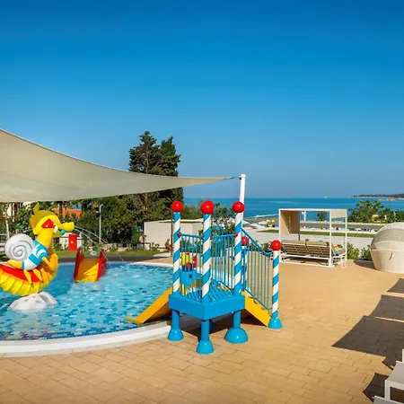 Semesteranläggning (resort) Marea Suites, Valamar Collection