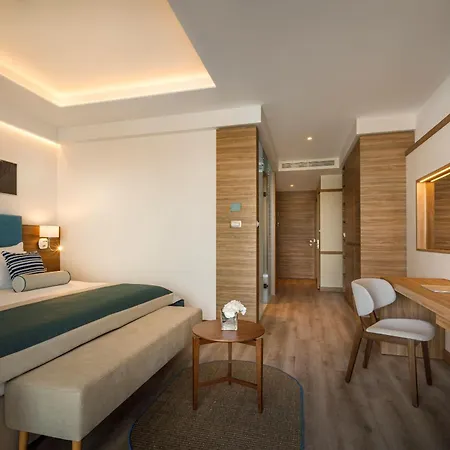 Marea Suites, Valamar Collection 5* פורץ